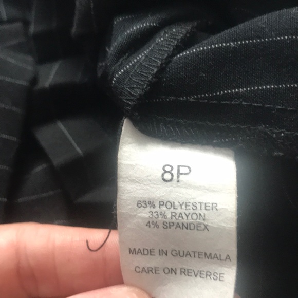 Black and white pin striped skirt with pleating - Picture 5 of 7